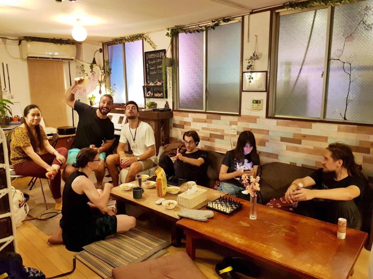 Peace House Sachi Hotel Osaka Bagian luar foto